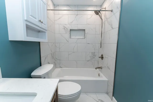 $1,325 | 107 Olde Newburgh Drive, Newburgh, IN 47630