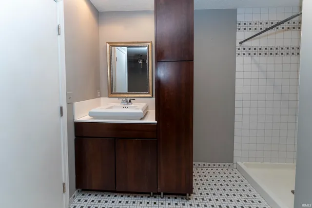 $1,325 | 107 Olde Newburgh Drive, Newburgh, IN 47630