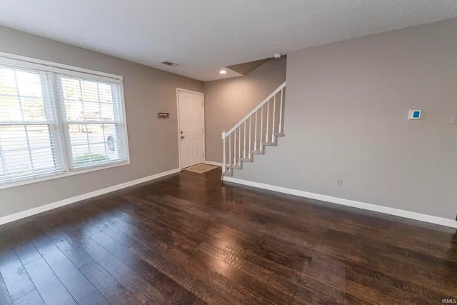 $1,325 | 107 Olde Newburgh Drive, Newburgh, IN 47630