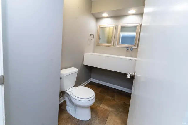 $1,325 | 107 Olde Newburgh Drive, Newburgh, IN 47630