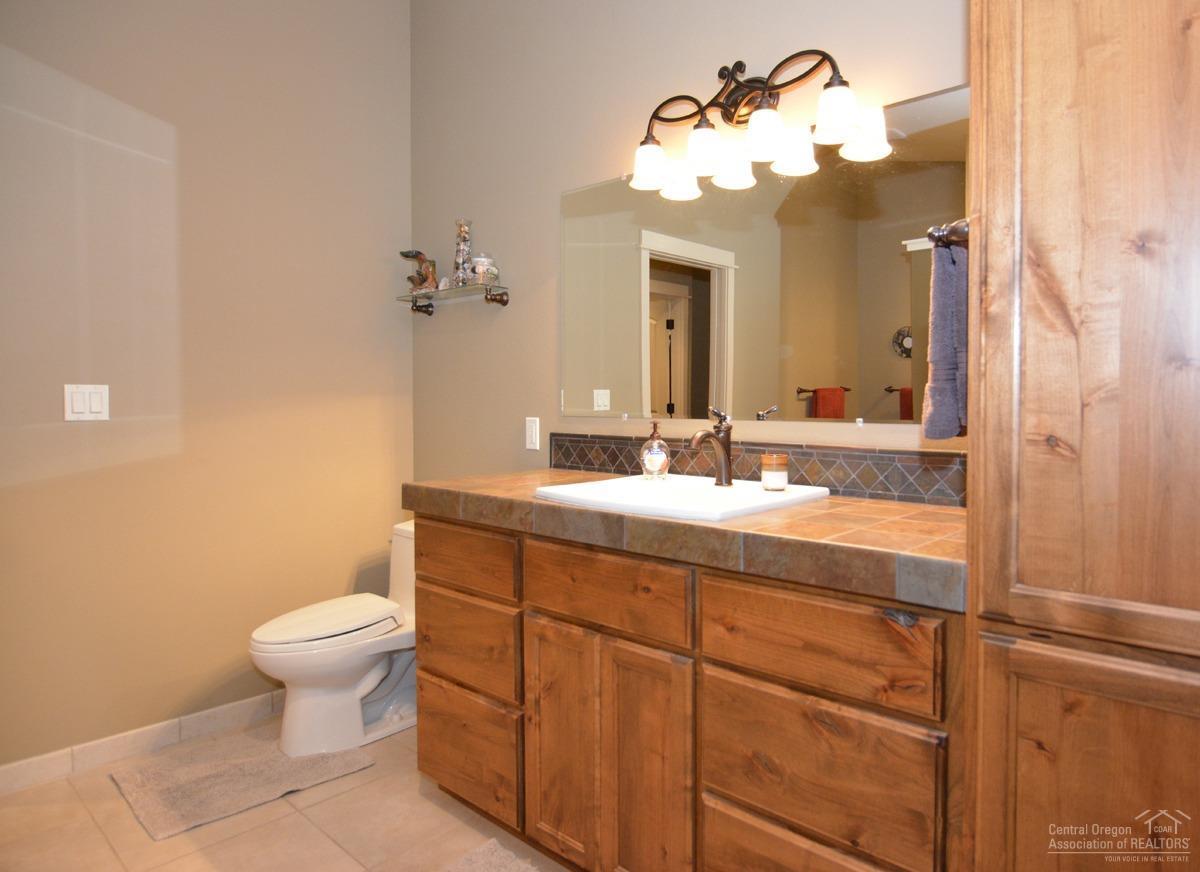 15885 Ranch Place La Pine, OR 97739 - Photo 19 of 25 Another angle of Bathroom in Master 1 lo