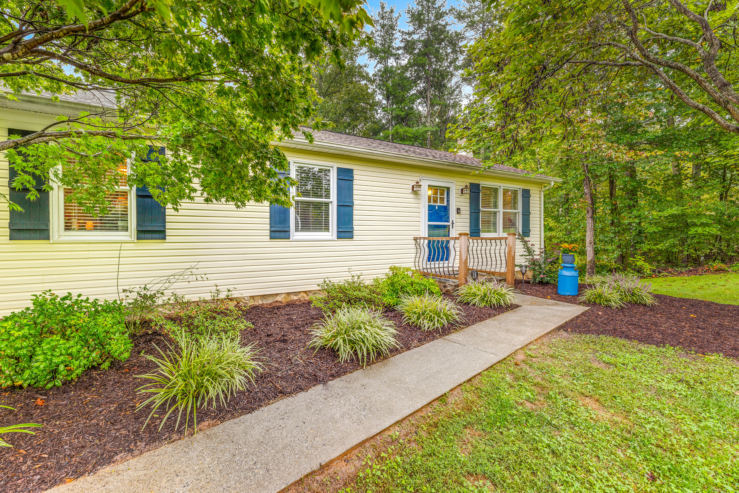 120 Mt Airy Road Hardy, VA 24101 - Photo 2 of 29 IMG_478_8