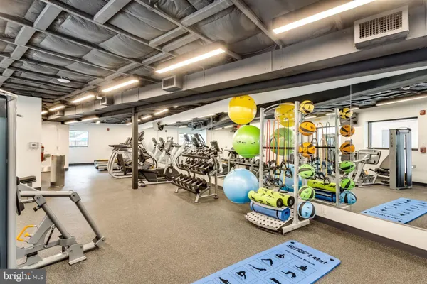 $383,900 | 3800 Fairfax Drive, Unit 207, Arlington, VA 22203