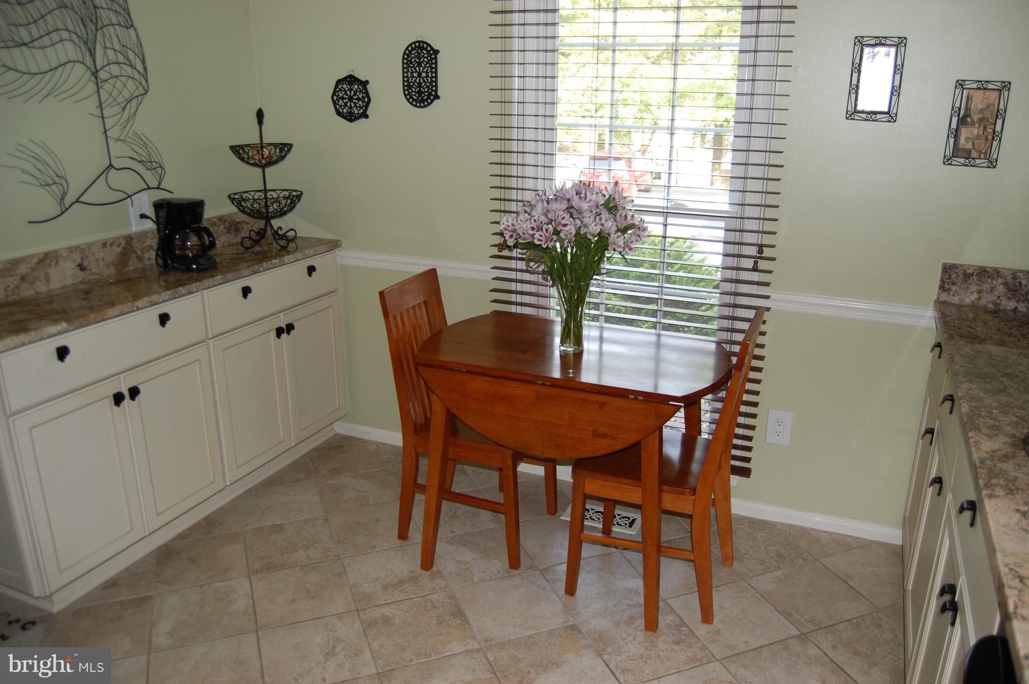 306 Crescendo Way Silver Spring, MD 20901 - Photo 4 of 18 Kitchen