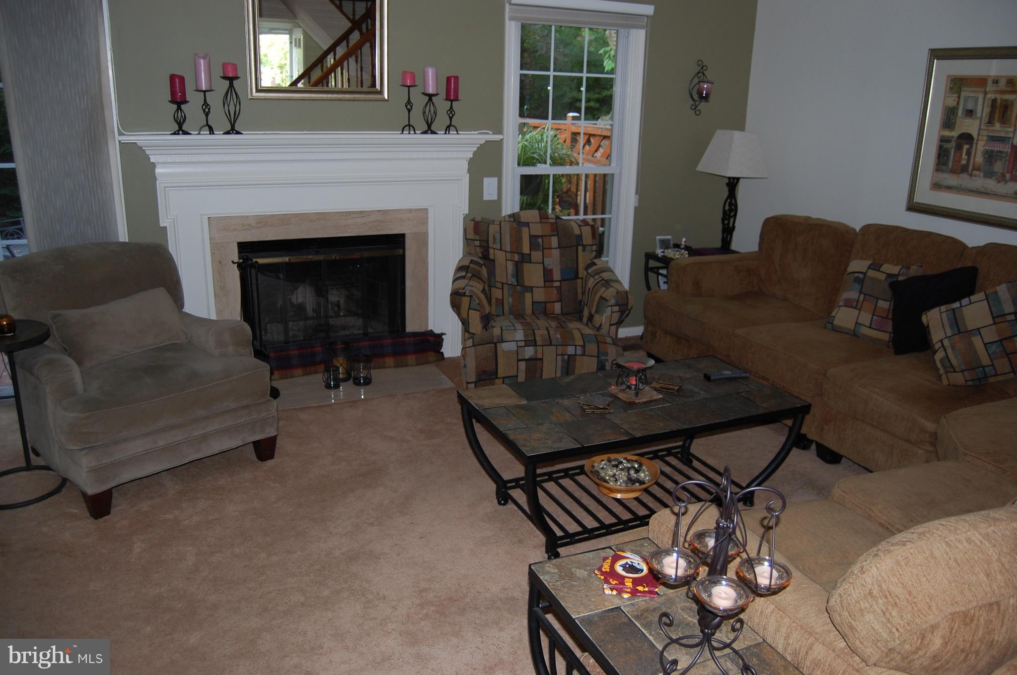 306 Crescendo Way Silver Spring, MD 20901 - Photo 6 of 18 Living Room