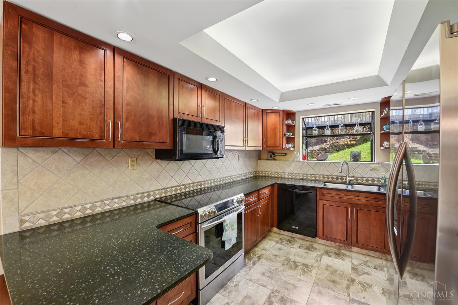 1681 Van Blaricum Road Cincinnati, OH 45233 - Photo 17 of 49