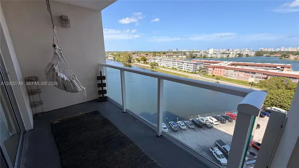 $1,600 | 1351 Northeast Miami Gardens Drive, Unit 902E, Miami, FL 33179