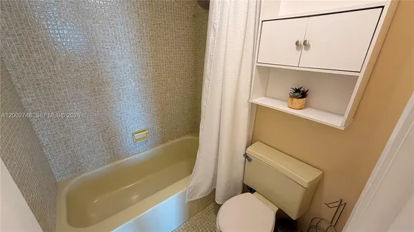 $1,600 | 1351 Northeast Miami Gardens Drive, Unit 902E, Miami, FL 33179