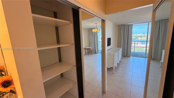 $1,600 | 1351 Northeast Miami Gardens Drive, Unit 902E, Miami, FL 33179