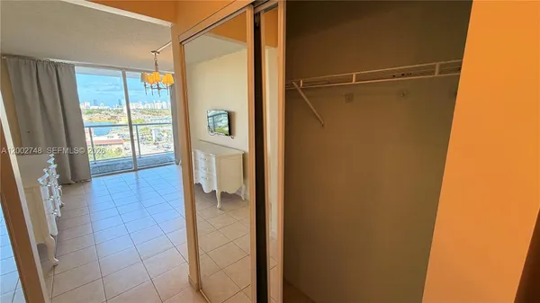$1,600 | 1351 Northeast Miami Gardens Drive, Unit 902E, Miami, FL 33179