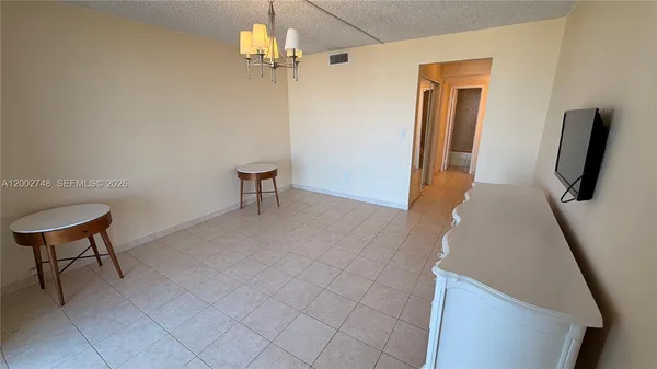 $1,600 | 1351 Northeast Miami Gardens Drive, Unit 902E, Miami, FL 33179