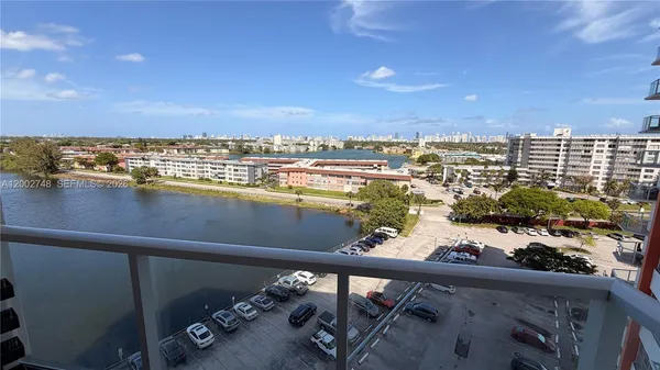 $1,600 | 1351 Northeast Miami Gardens Drive, Unit 902E, Miami, FL 33179