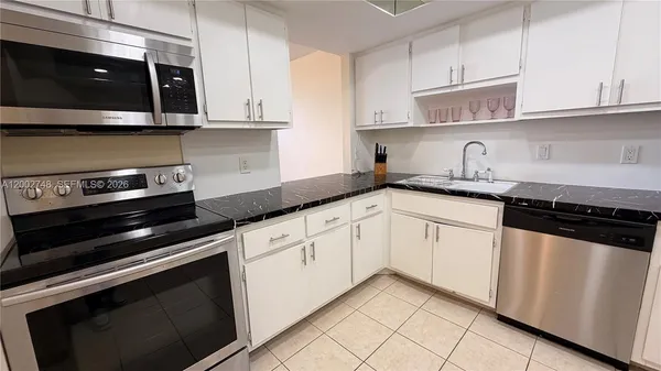 $1,600 | 1351 Northeast Miami Gardens Drive, Unit 902E, Miami, FL 33179