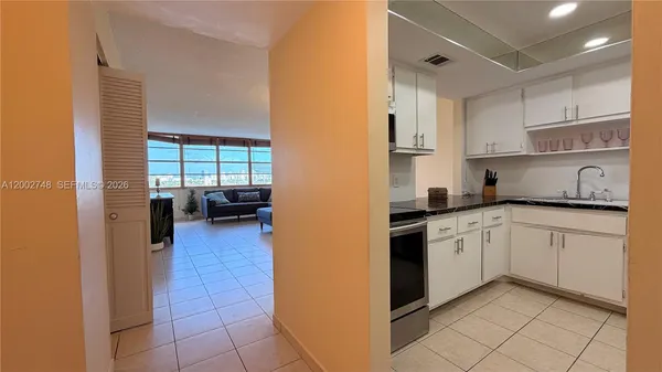 $1,600 | 1351 Northeast Miami Gardens Drive, Unit 902E, Miami, FL 33179