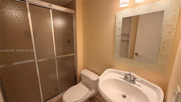 $1,600 | 1351 Northeast Miami Gardens Drive, Unit 902E, Miami, FL 33179