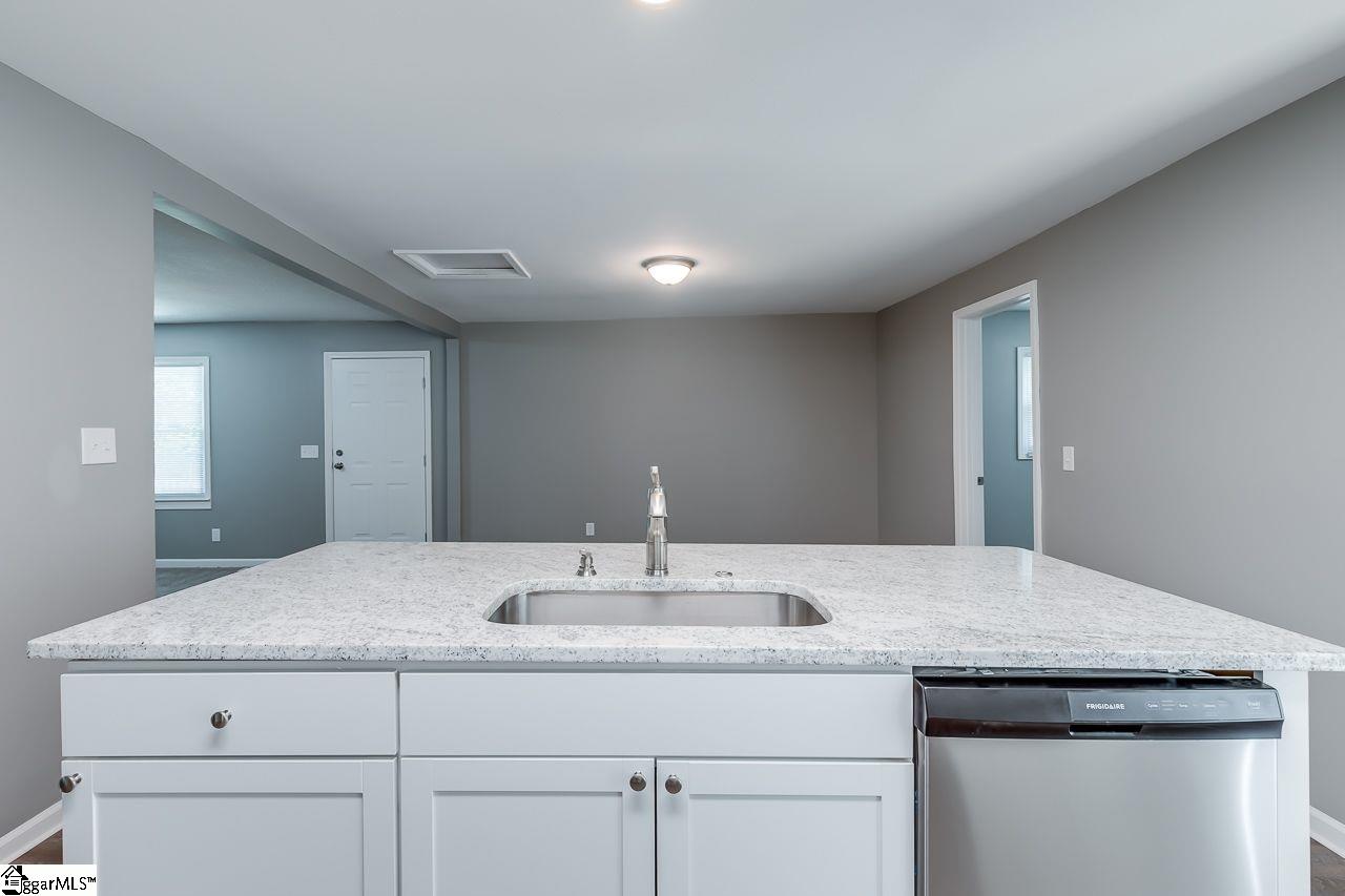 102 Pine Ridge Drive Greer, SC 29651 - Photo 12 of 33 Gallery Image 12