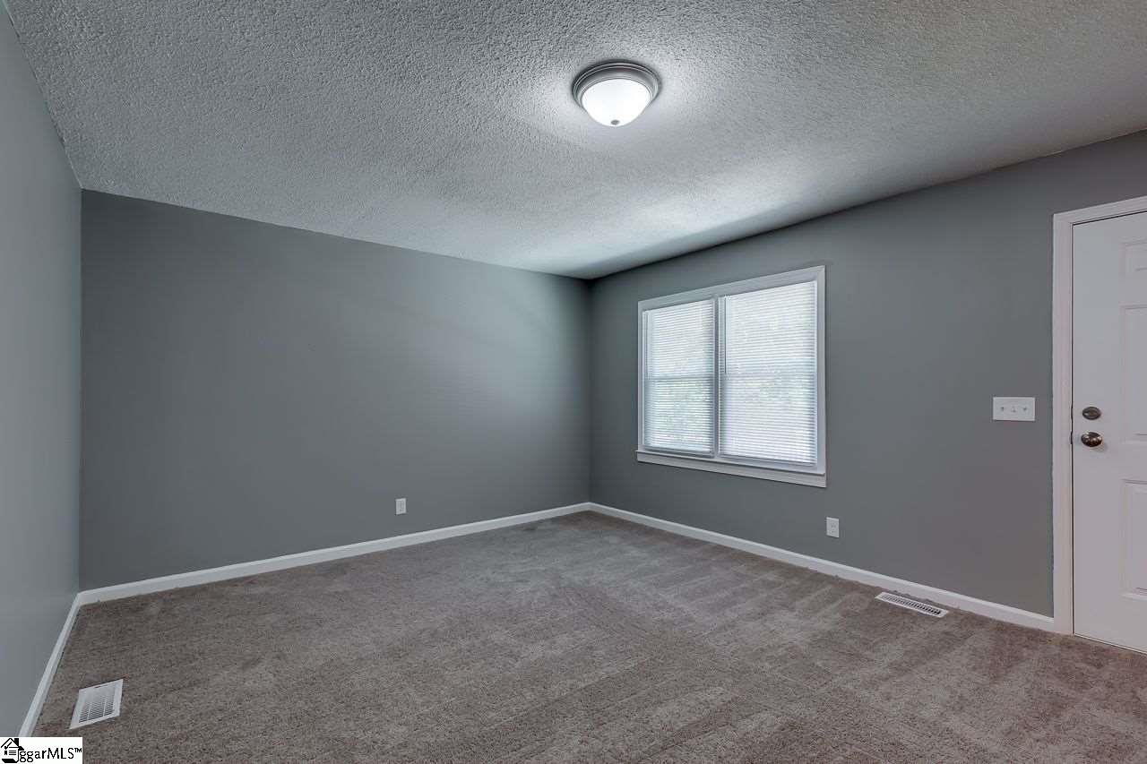 102 Pine Ridge Drive Greer, SC 29651 - Photo 9 of 33 Gallery Image 9