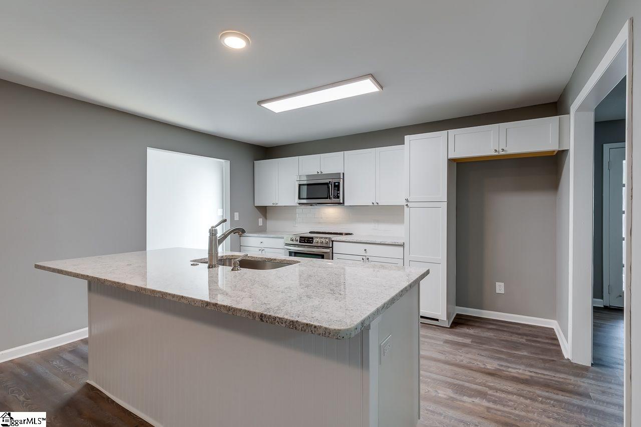 102 Pine Ridge Drive Greer, SC 29651 - Photo 10 of 33 Gallery Image 10