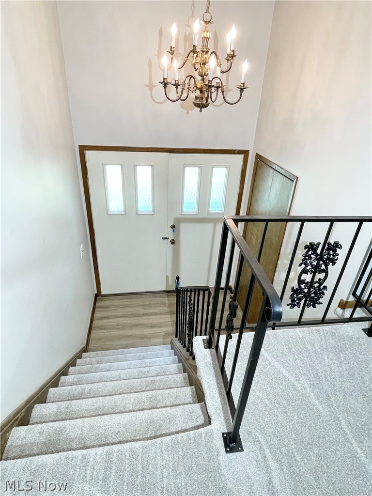 2480 Rockefeller Road Wickliffe, OH 44092 - Photo 8 of 27 Front Entry/Stairway
LVP Landing