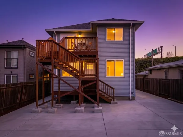 $995,000 | 831 35th Street, Oakland, CA 94608
