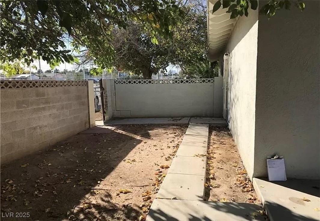 3258 Glenhurst Drive Las Vegas, NV 89121 - Photo 18 of 19