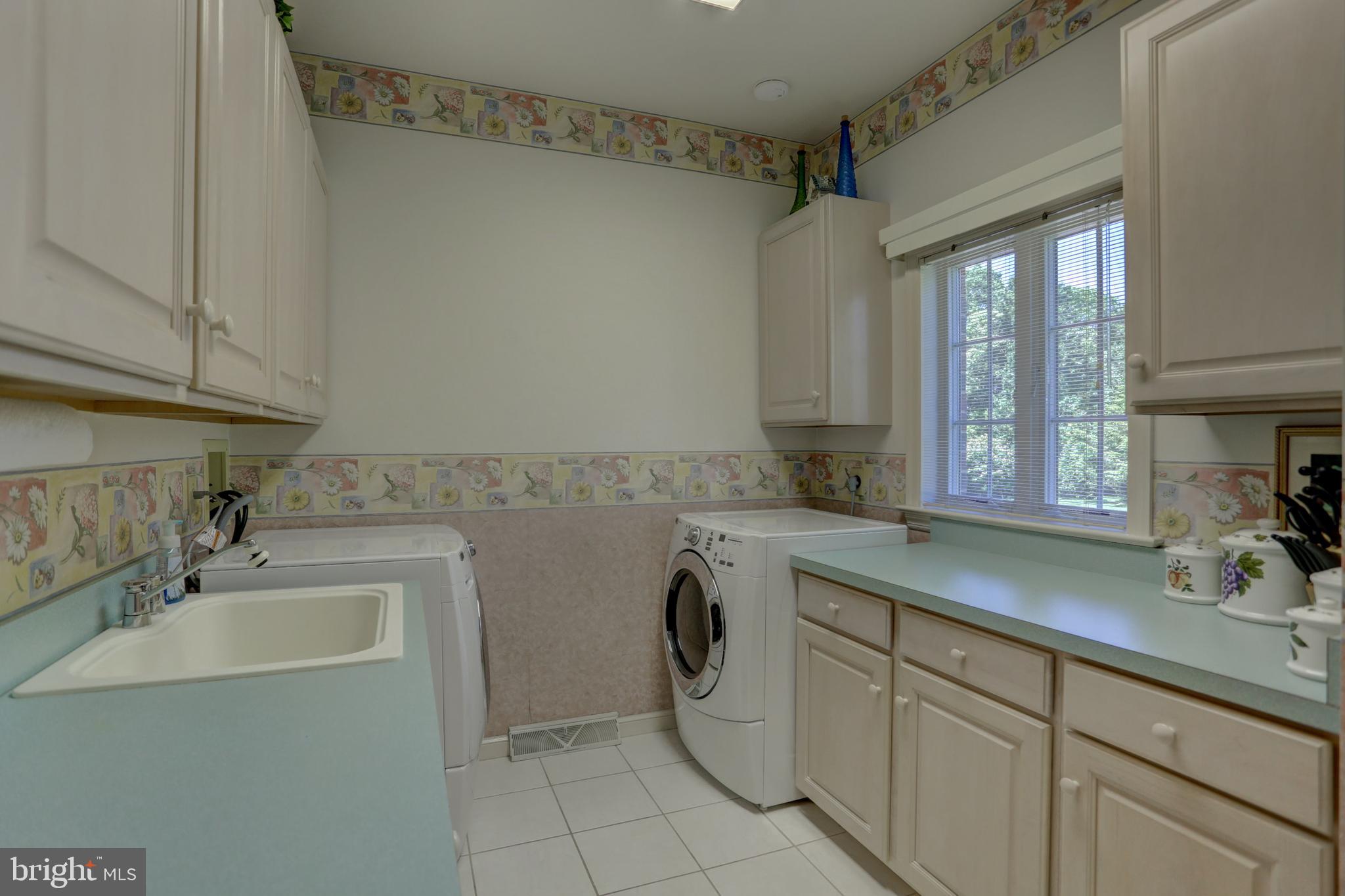 16 Deerfield Road Lancaster, PA 17603 - Photo 26 of 56 Laundry Room