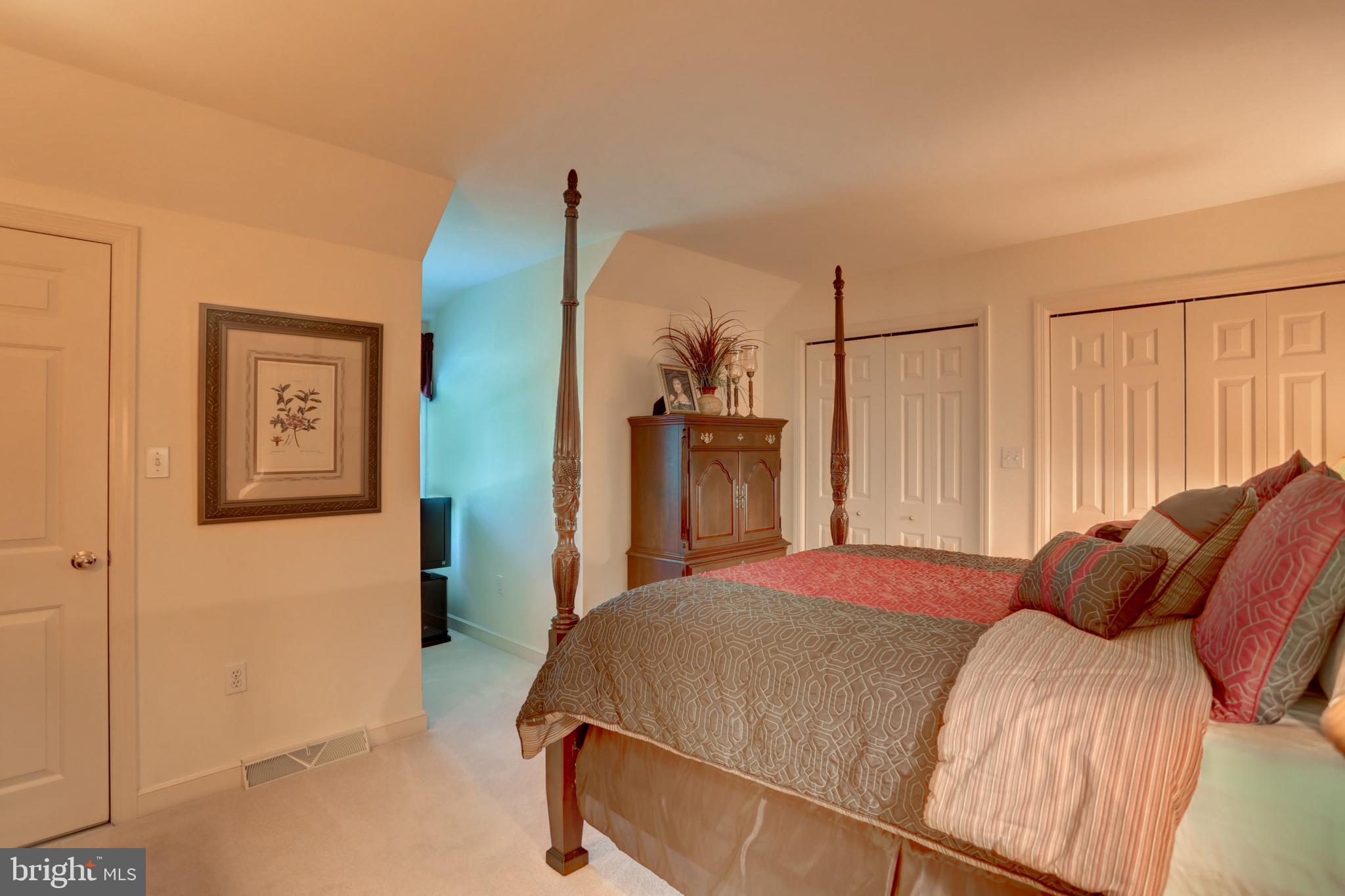 16 Deerfield Road Lancaster, PA 17603 - Photo 41 of 56 Upstairs bedroom 1