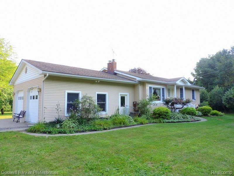 5429 West Lovejoy Road Fowlerville, MI 48836 - Photo 1 of 73 DSCN2225.JPG