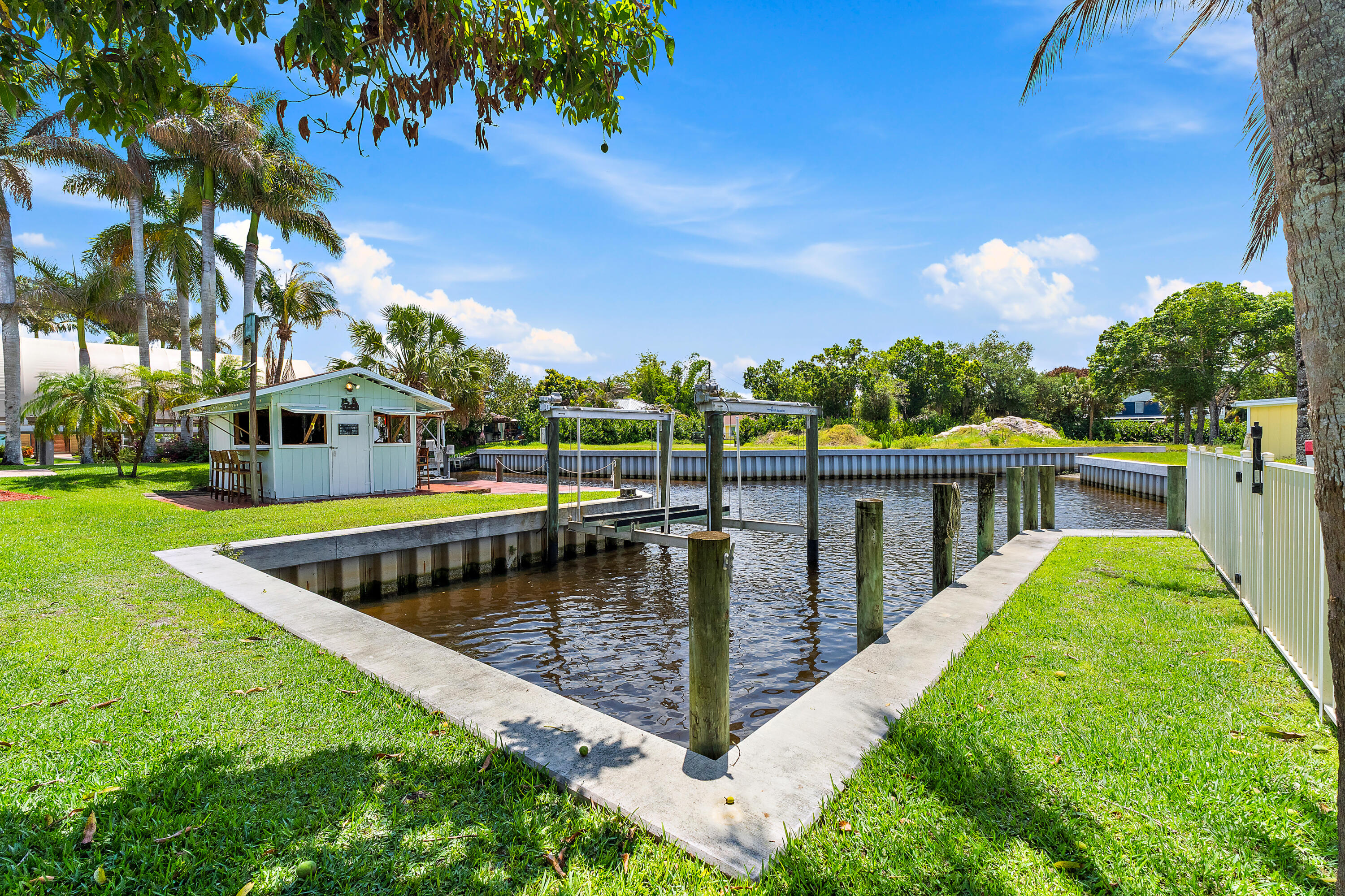 715 Southwest Rustic Circle Stuart, FL 34997 - Photo 13 of 15 043-715SWRusticCir-Stuart-FL-34997-FULL
