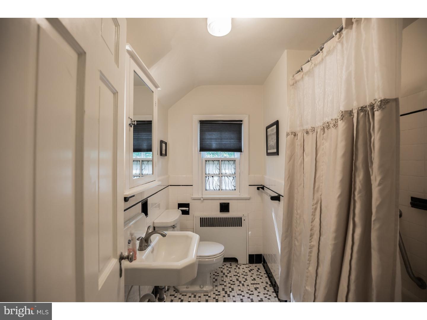 400 East Country Club Lane Wallingford, PA 19086 - Photo 14 of 21 Bathroom