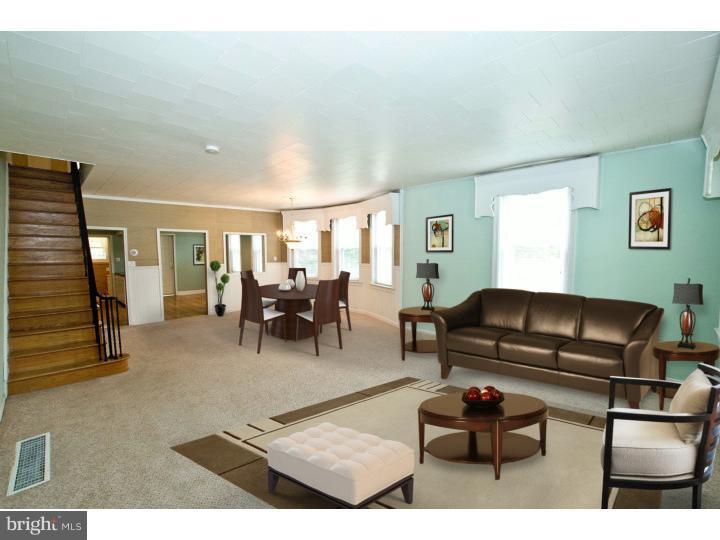 216 Lippincott Avenue Riverside, NJ 08075 - Photo 3 of 17 Living Room