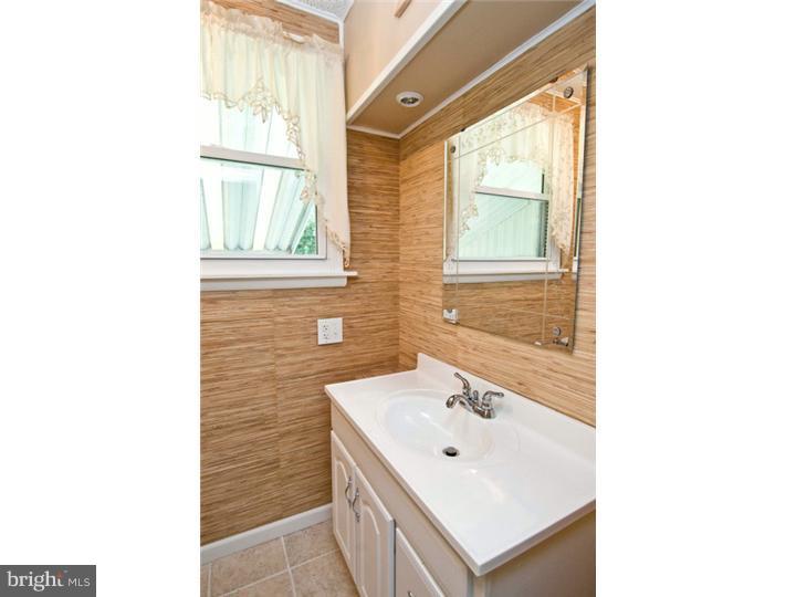 216 Lippincott Avenue Riverside, NJ 08075 - Photo 7 of 17 Half Bath