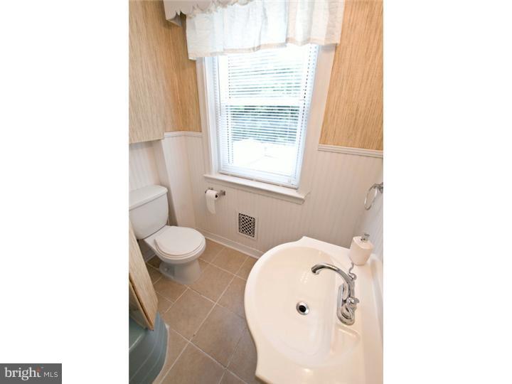 216 Lippincott Avenue Riverside, NJ 08075 - Photo 10 of 17 Bathroom