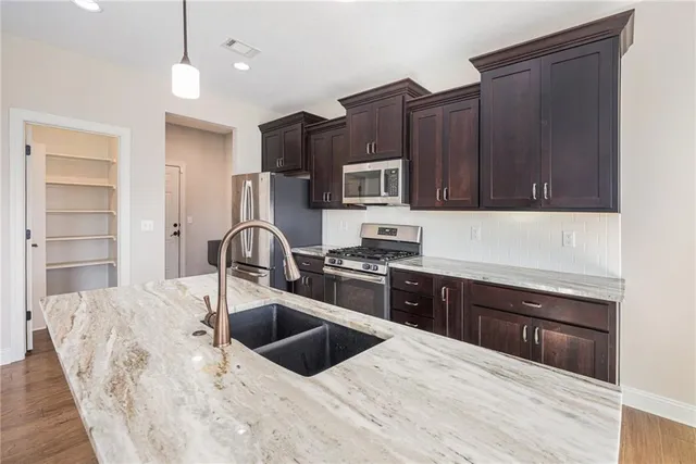 $525,000 | 9213 Kenton Street, Lenexa, KS 66227