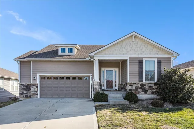 $525,000 | 9213 Kenton Street, Lenexa, KS 66227