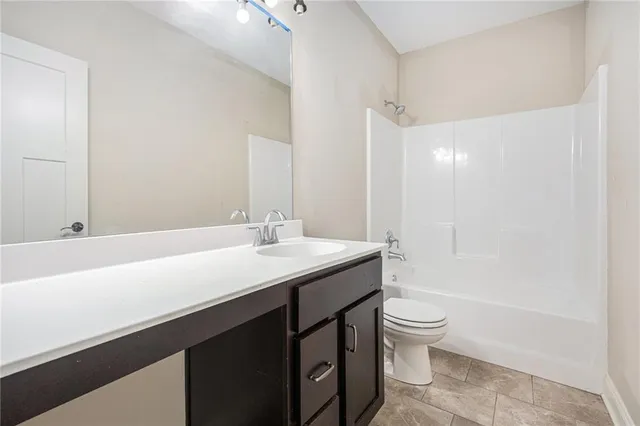 $525,000 | 9213 Kenton Street, Lenexa, KS 66227