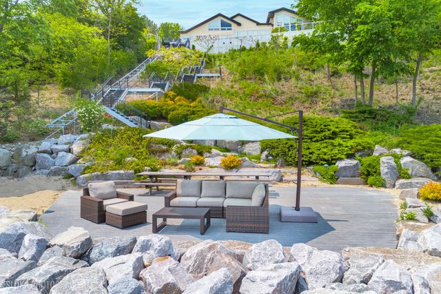 $8,750,000 | 55 South Deere Park Drive, Highland Park, IL 60035