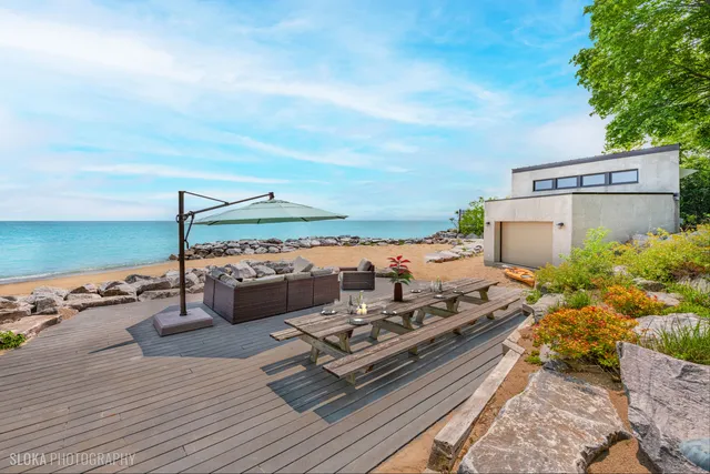 $8,750,000 | 55 South Deere Park Drive, Highland Park, IL 60035