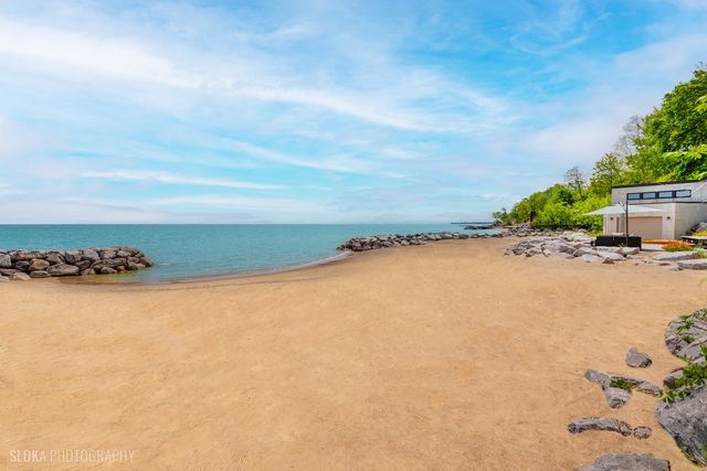 $8,750,000 | 55 South Deere Park Drive, Highland Park, IL 60035