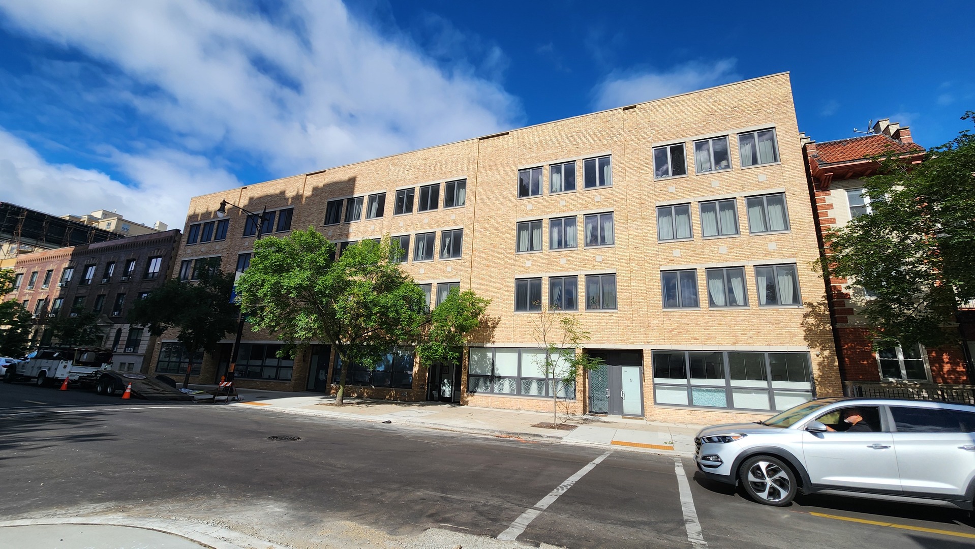 4428 North Sheridan Road, Unit 1C Chicago, IL 60640 - Photo 3 of 24
