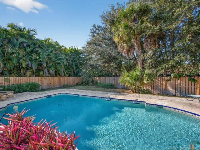 $4,000 | 3055 Southeast Glasgow Drive, Stuart, FL 34997