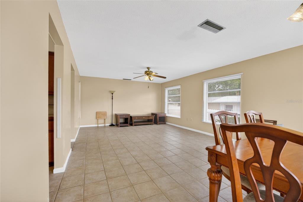 16 Lake Ct Loop Ocala, FL 34472 - Photo 7 of 17