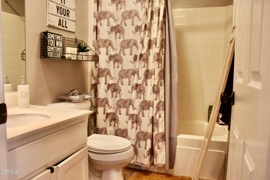 902 Paseo Brisas Lindas Oxnard, CA 93030 - Photo 12 of 24