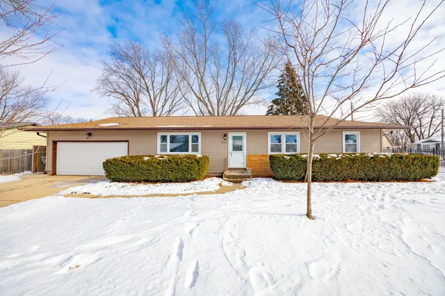 $212,000 | 1993 Meadow Drive, Beloit, WI 53511