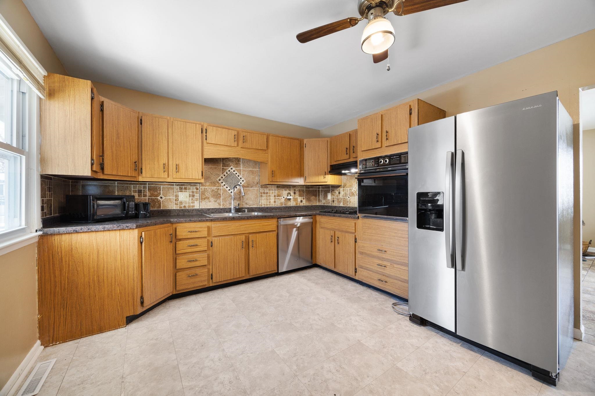 1993 Meadow Drive Beloit, WI 53511 - Photo 16 of 52