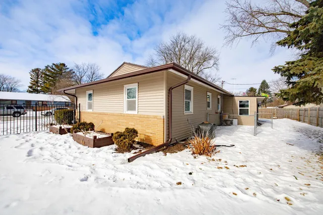 $212,000 | 1993 Meadow Drive, Beloit, WI 53511