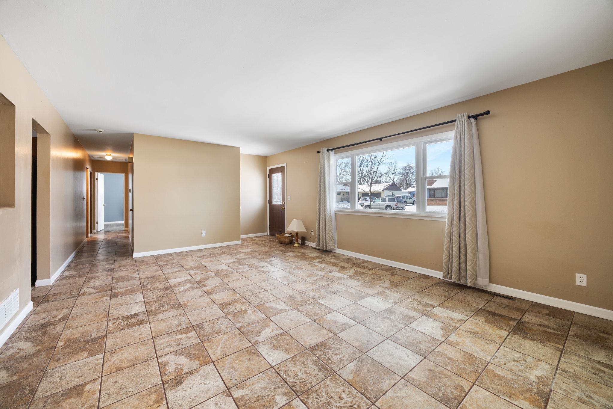 1993 Meadow Drive Beloit, WI 53511 - Photo 7 of 52