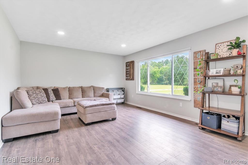 3215 Swarthout Road Pinckney, MI 48169 - Photo 5 of 26