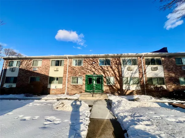 $269,500 | 2449 I Union Boulevard, Unit 34A, Islip, NY 11751