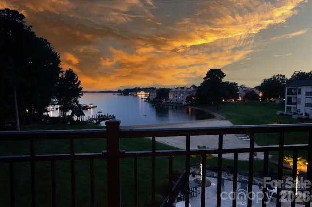 $739,900 | 17810 Half Moon Lane, Unit L, Cornelius, NC 28031